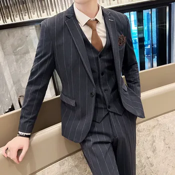 Бутик (Блейзър + жилетка + панталони) Мъжка мода Бизнес случайни Италиански стил Оборудвана Сватбен Джентълменско trend комплект от 3 теми